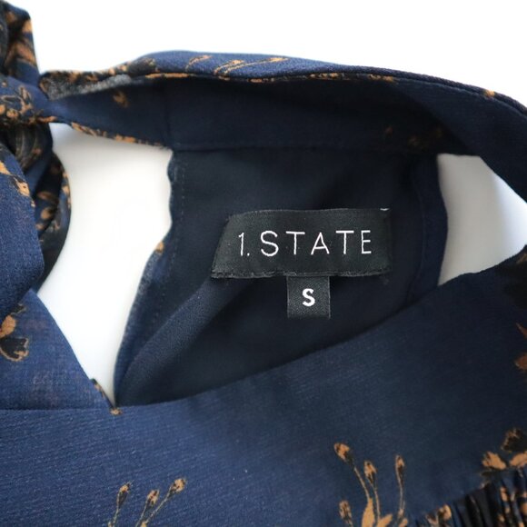 1. State Accordion Pleat Halter Top | S - Picture 4 of 8